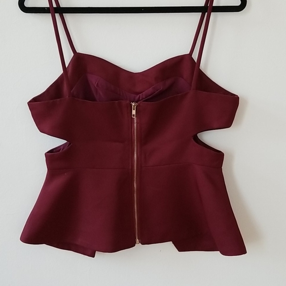 Cutout red top - Picture 6 of 7